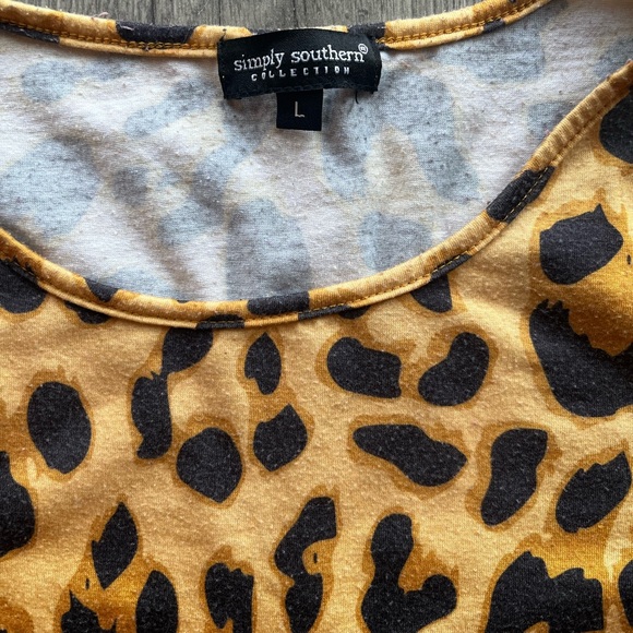 Simply Southern Women’s Long Sleeve Tie Front T-Shirt Cheetah Leopard Size Large - Picture 3 of 7